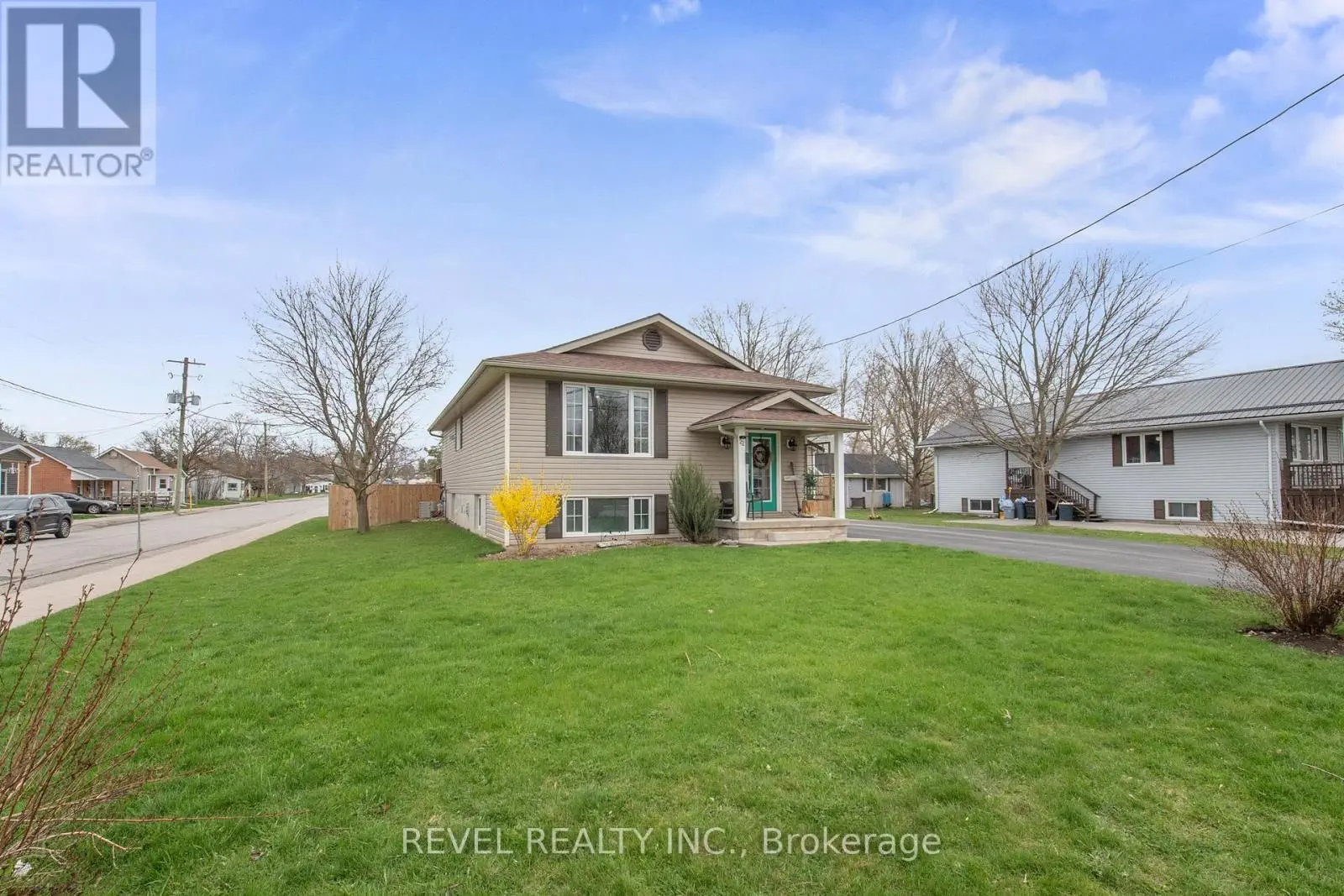 22 St. Paul Street, Kawartha Lakes, Ontario  K9V 1S4 - Photo 3 - X12145437