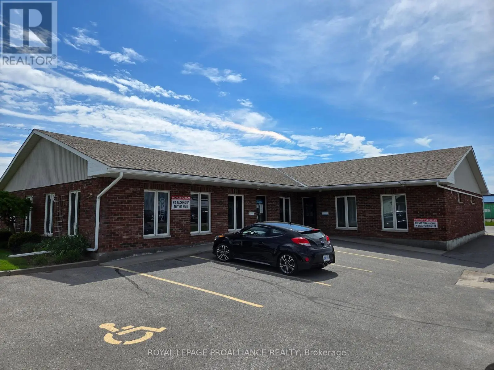 320 Sidney Street, Belleville, Ontario  K8P 3Z3 - Photo 2 - X12142472