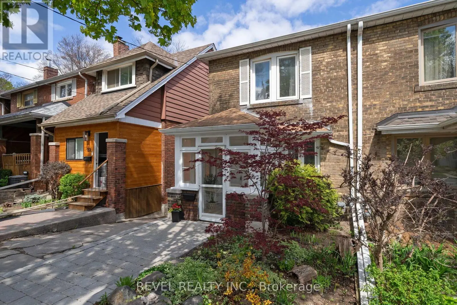 21 Aldridge Avenue, Toronto, Ontario  M4C 3W3 - Photo 3 - E12145866