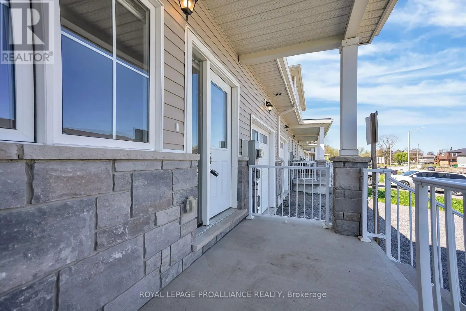 34 Lincoln Drive, Belleville, Ontario  K8N 0T8 - Photo 2 - X12145731