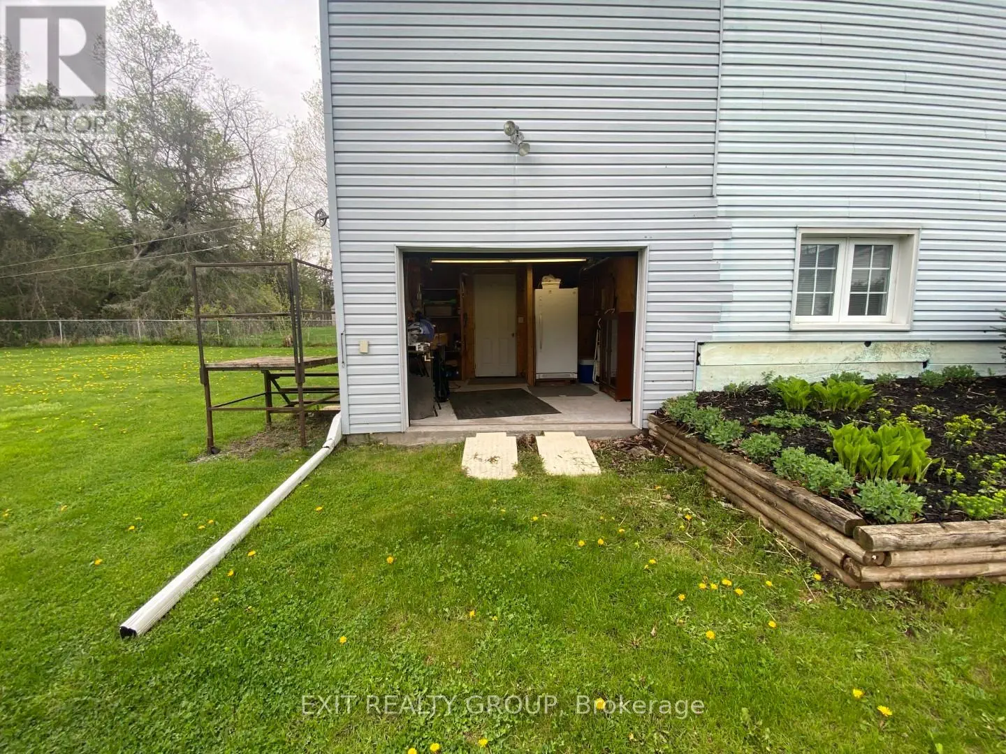 87 Bernard Long Road, Quinte West, Ontario  K8V 5P6 - Photo 3 - X12136223