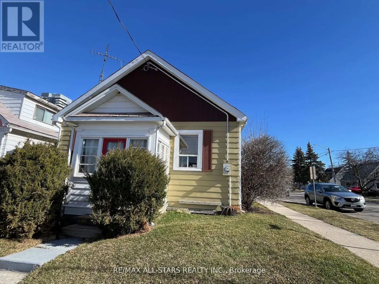 36 Trueman Street, Brampton, Ontario  L6W 3B3 - Photo 1 - W12146625