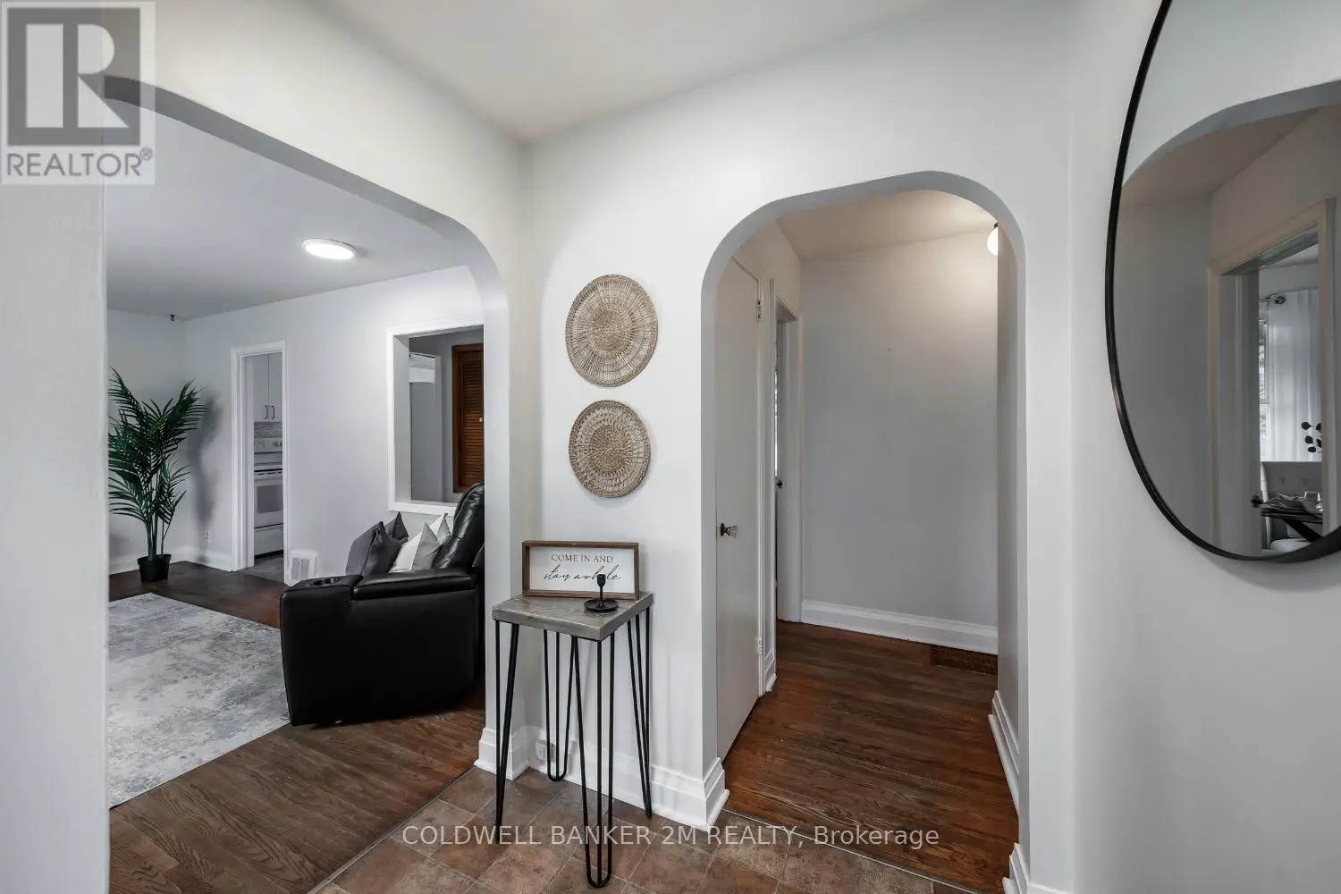 61 Kawartha Avenue, Oshawa, Ontario  L1H 3Y7 - Photo 3 - E12147042