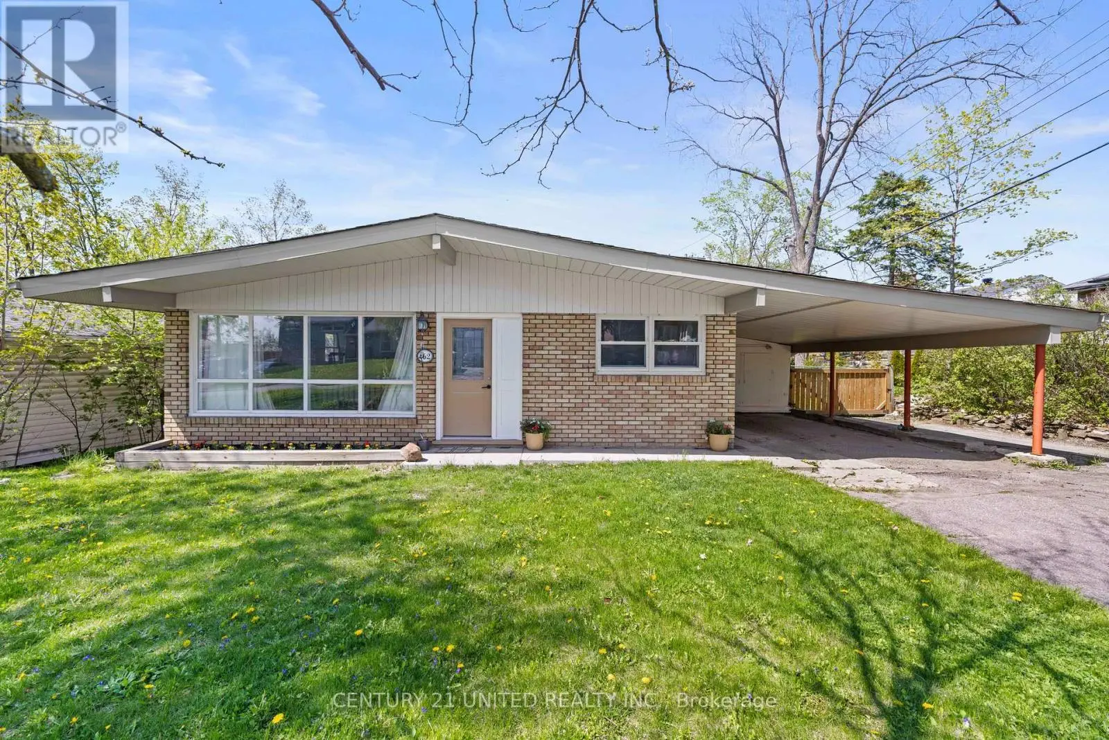 762 Weller Street, Peterborough Central, Ontario  K9J 4X5 - Photo 1 - X12147044