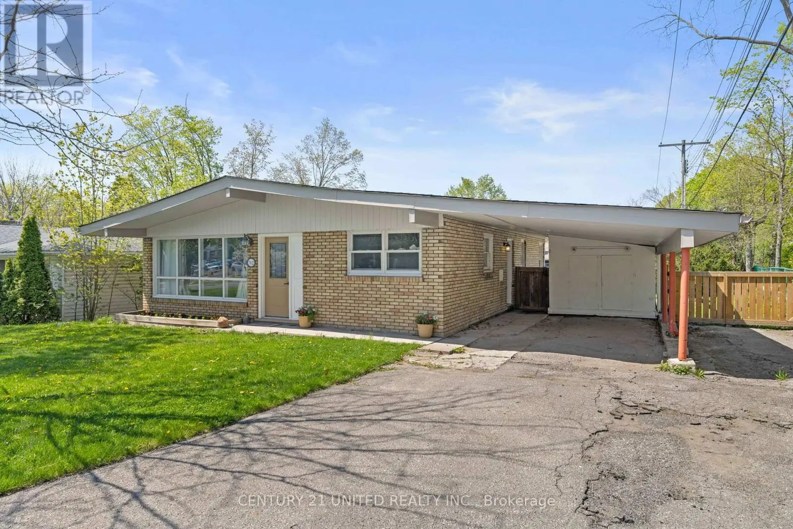 762 Weller Street, Peterborough Central, Ontario  K9J 4X5 - Photo 2 - X12147044
