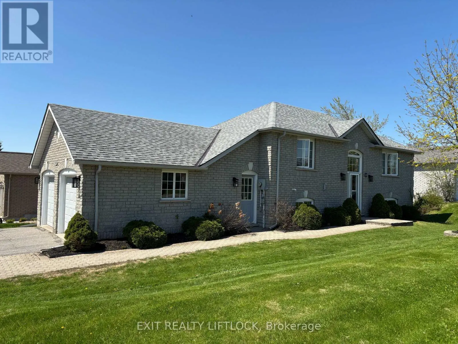 1018 Baker Street, Peterborough North, Ontario  K9H 7P8 - Photo 2 - X12147159