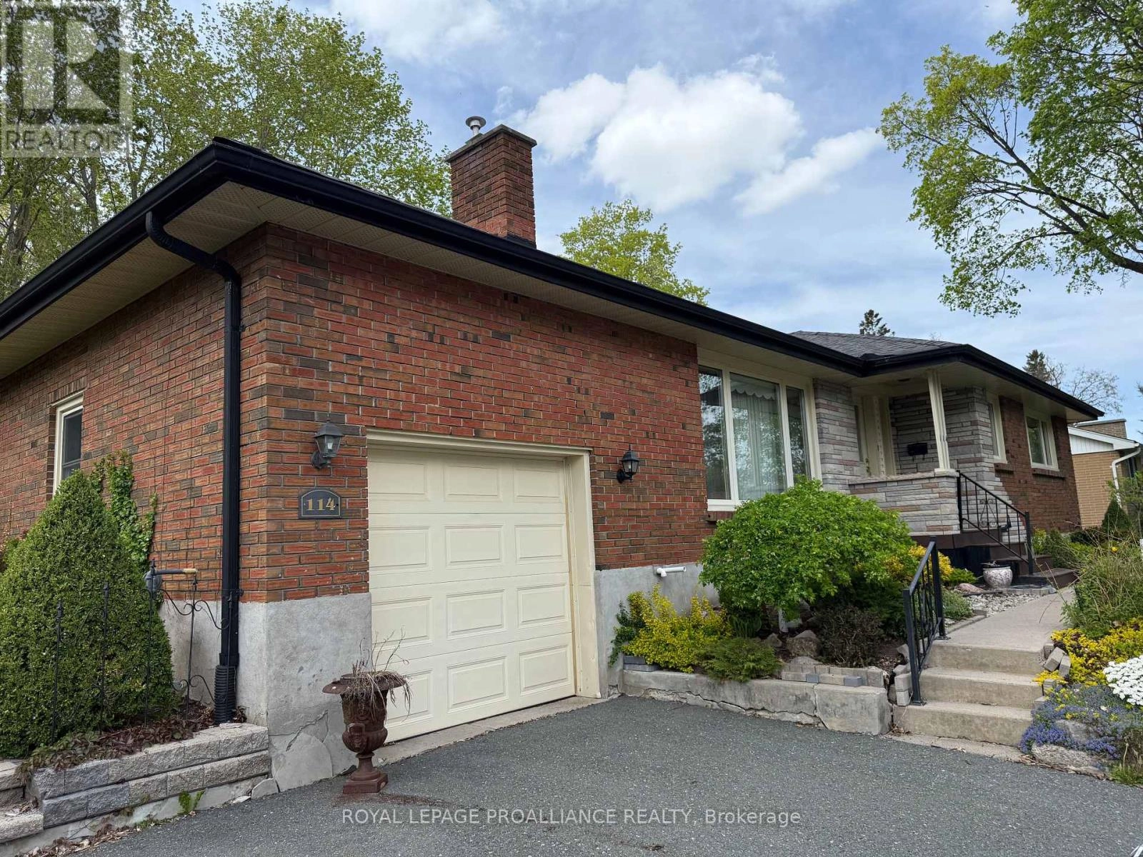 114 O'carroll Avenue, Peterborough North, Ontario  K9H 4V3 - Photo 3 - X12028761