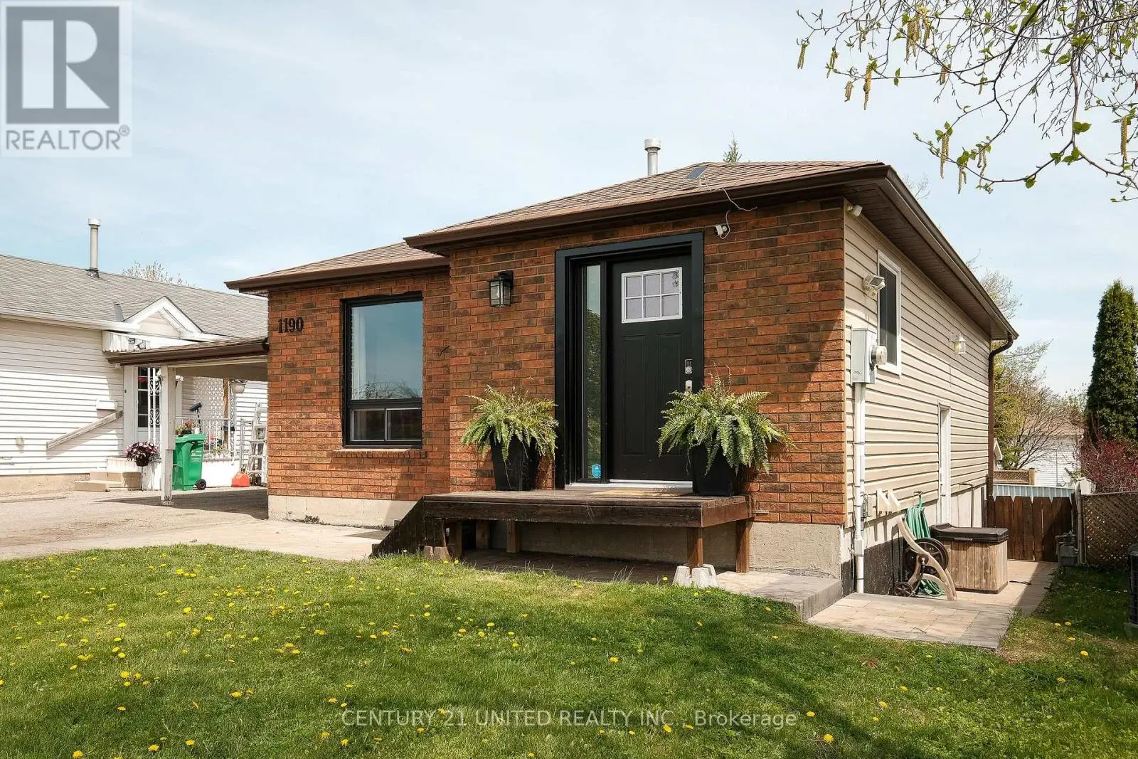 1190 Neptune Street, Peterborough North, Ontario  K9H 7M6 - Photo 1 - X12147487