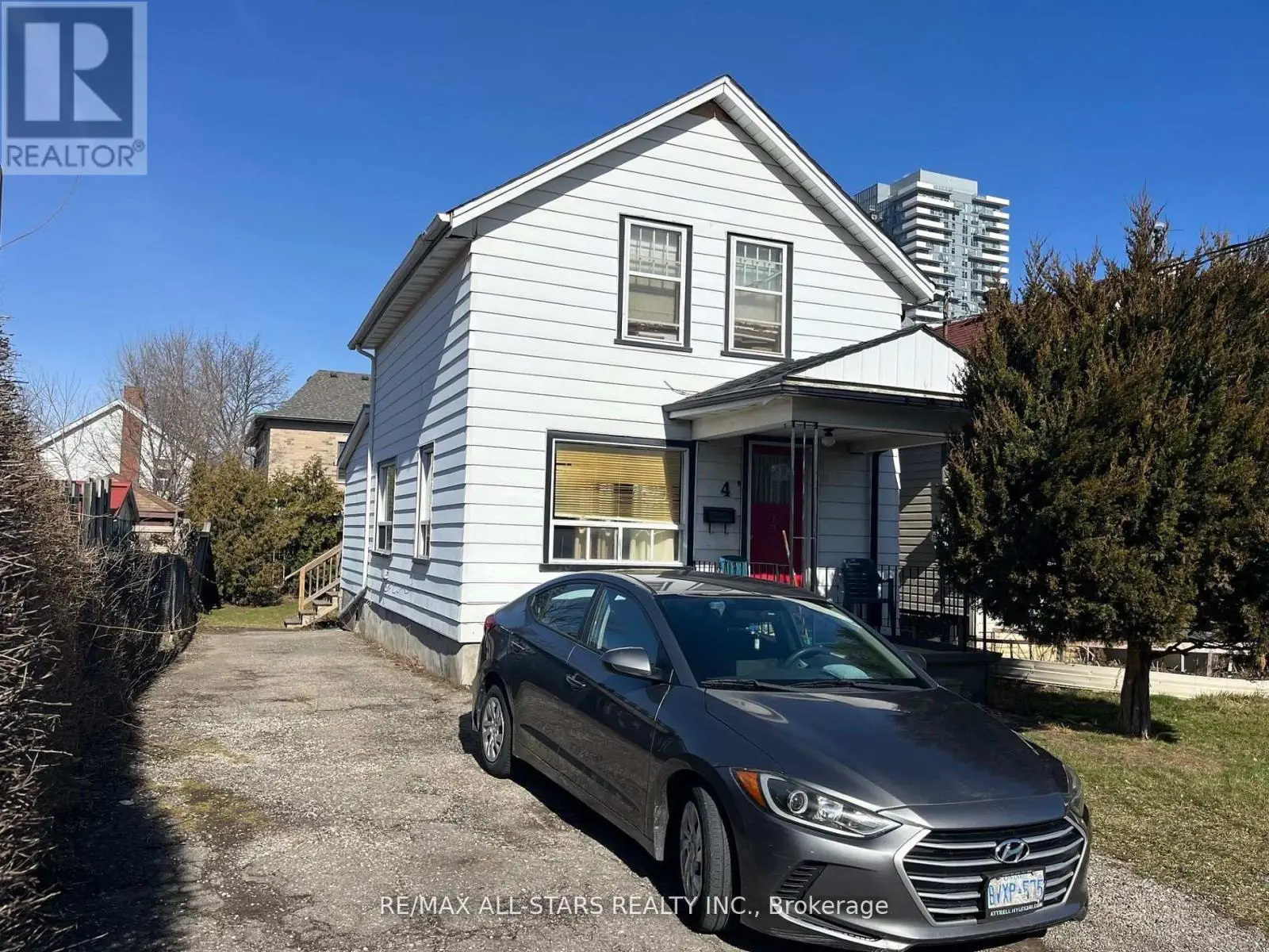 4 Eastern Avenue, Brampton, Ontario  L6W 1X6 - Photo 2 - W12147964