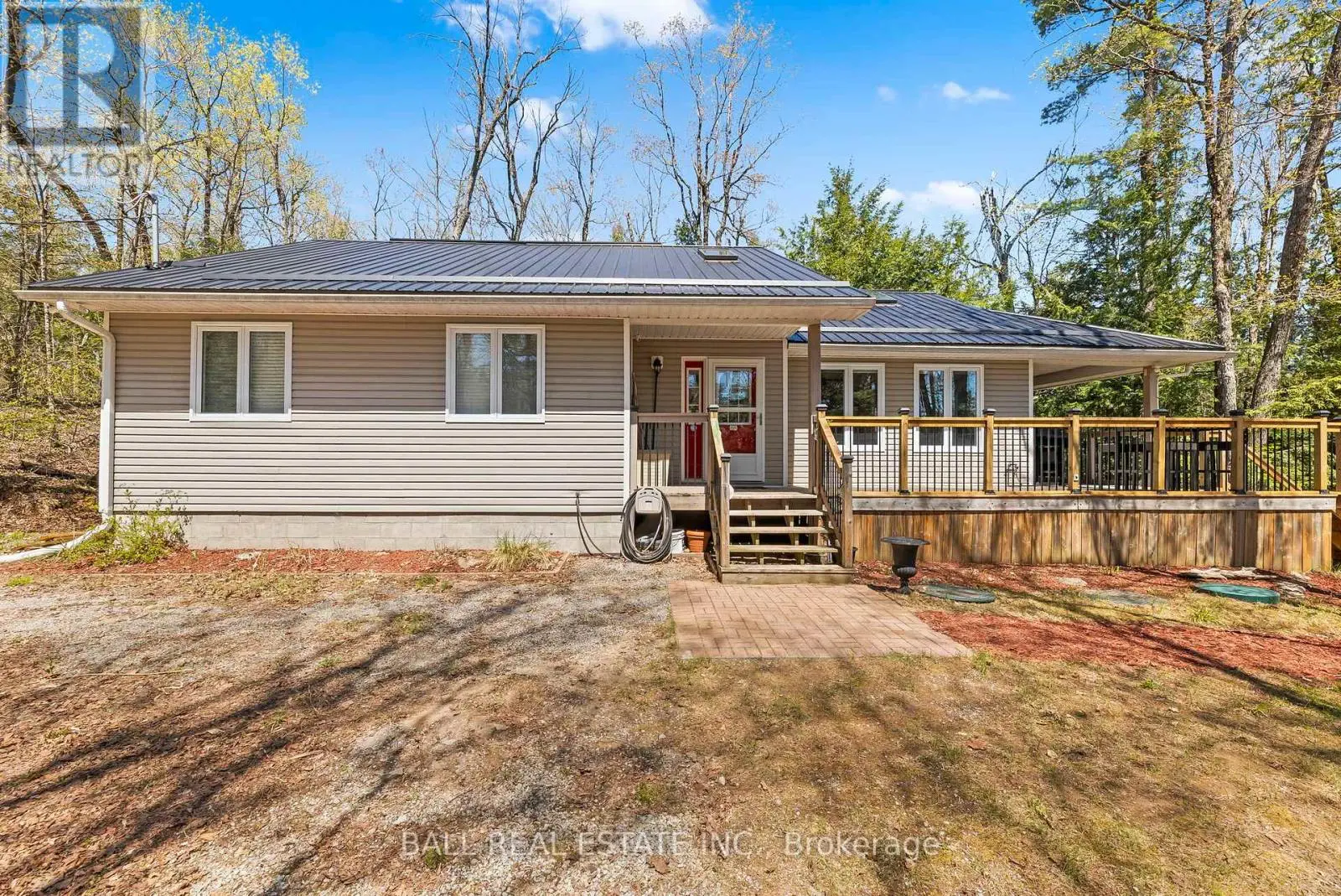 479 East Clear Bay Road, Trent Lakes, Ontario  K0M 2A0 - Photo 2 - X12147945
