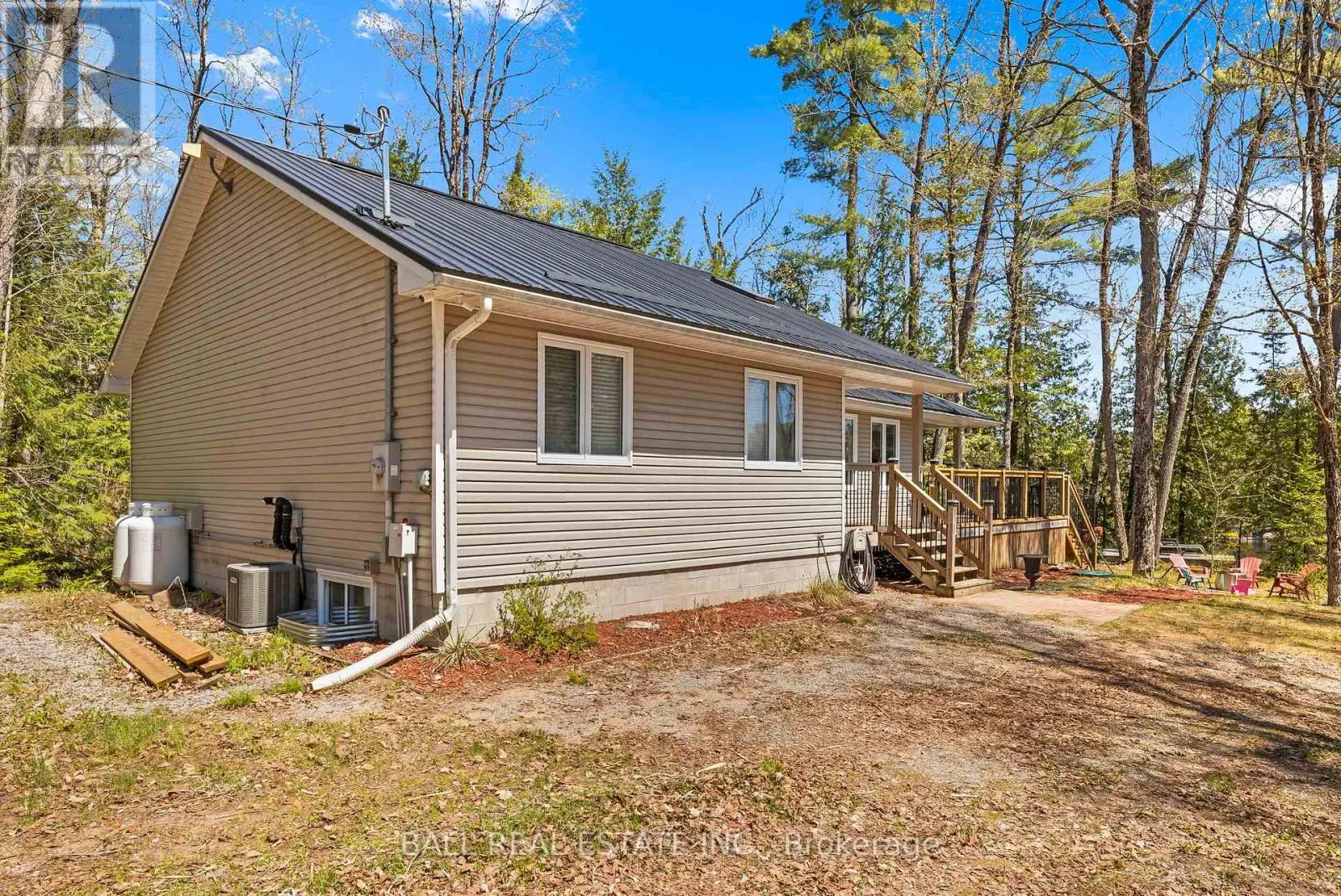 479 East Clear Bay Road, Trent Lakes, Ontario  K0M 2A0 - Photo 3 - X12147945