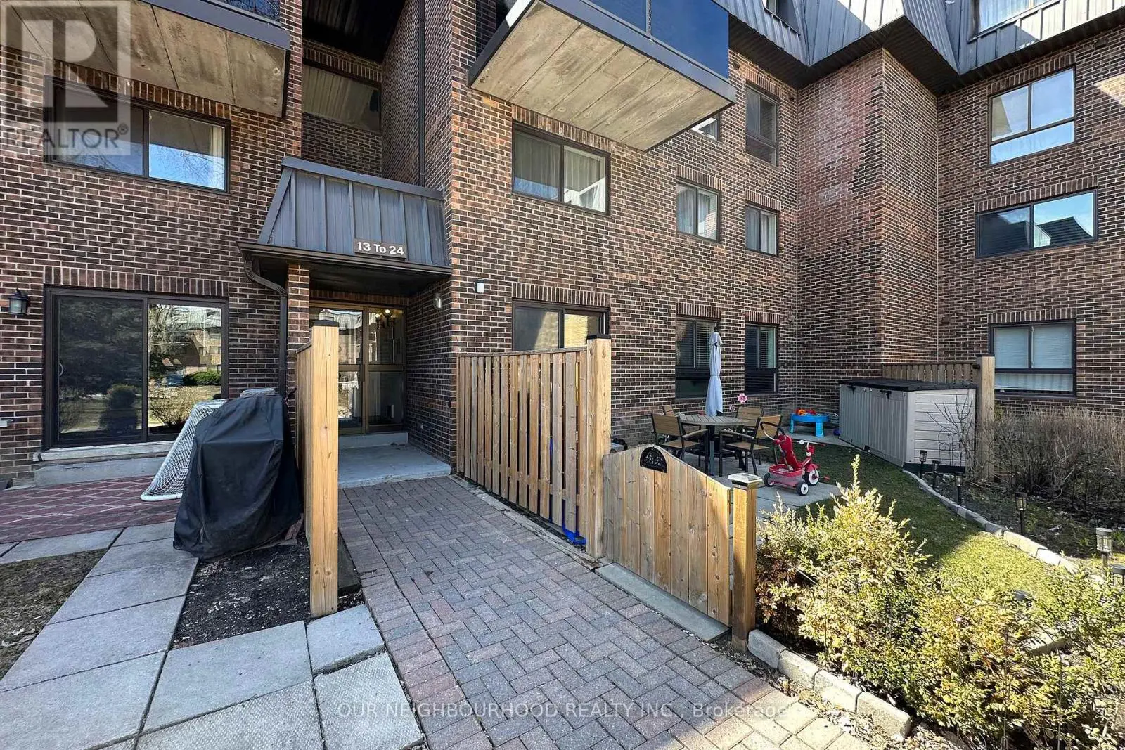 17 - 43 Taunton Road E, Oshawa, Ontario  L1G 3T6 - Photo 2 - E12148118