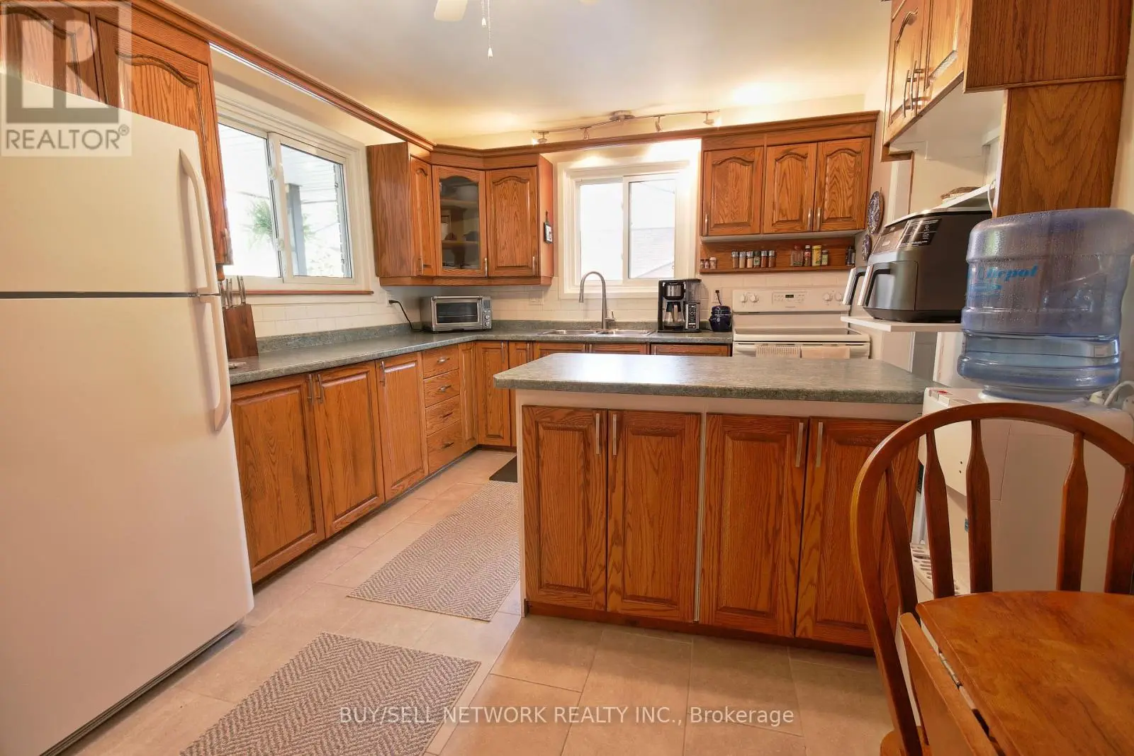 638 River Road S, Peterborough South, Ontario  K9J 1E7 - Photo 2 - X12148058