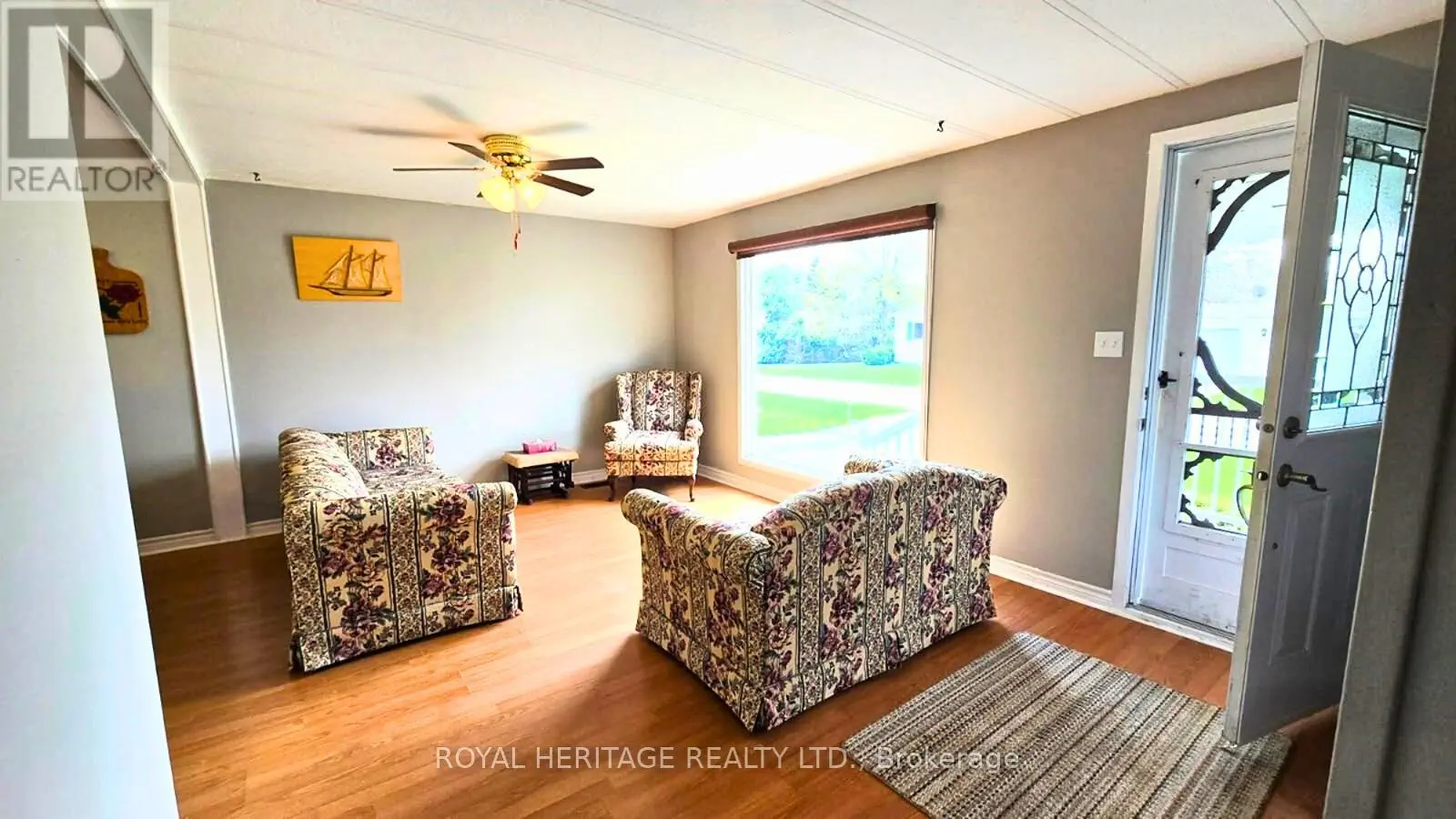 19 Park Street, Kawartha Lakes, Ontario  K9V 4R1 - Photo 3 - X12148165