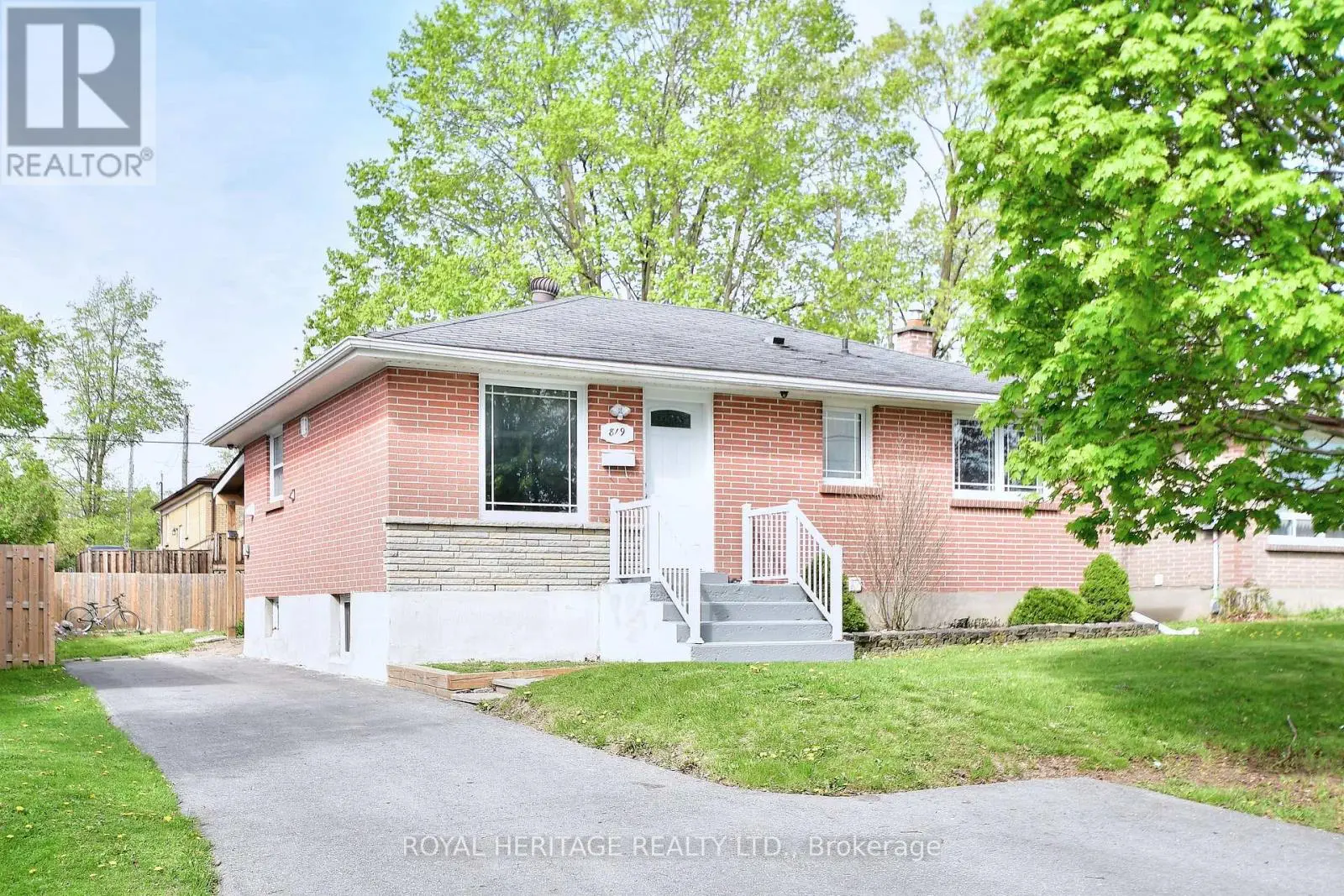 819 Brookdale Crescent, Peterborough North, Ontario  K9H 6A5 - Photo 2 - X12148282