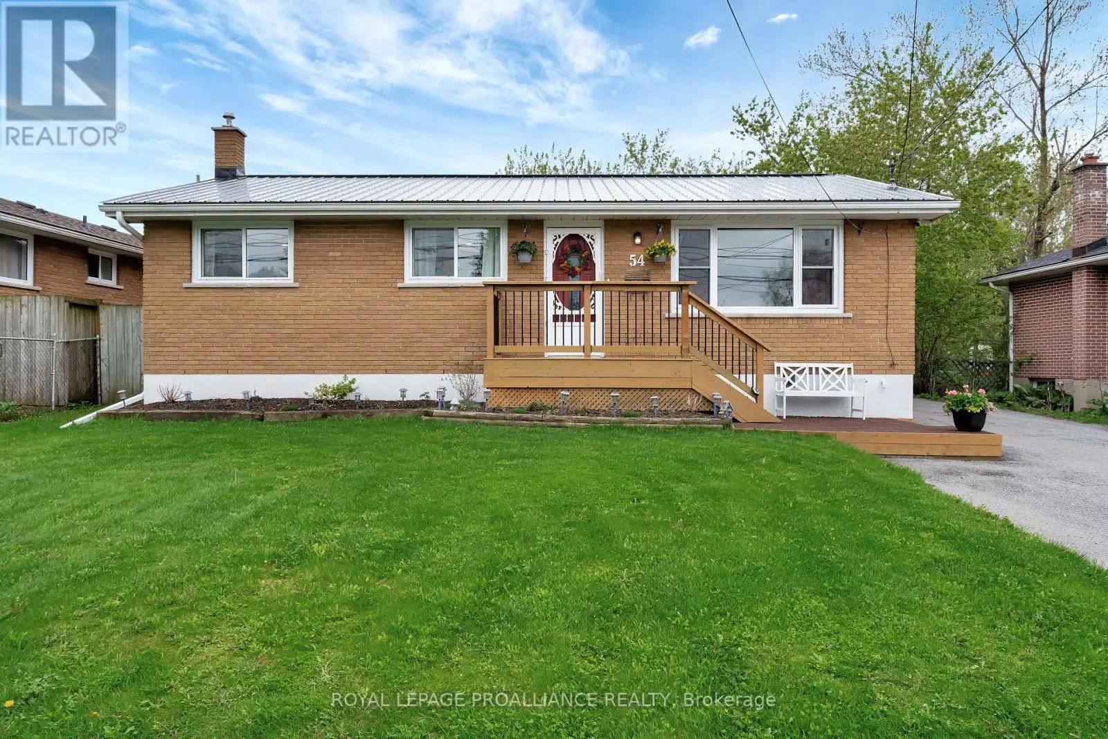 54 Weller Avenue, Kingston, Ontario  K7K 2T3 - Photo 1 - X12148414