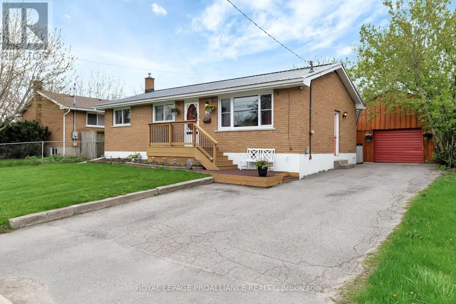 54 Weller Avenue, Kingston, Ontario  K7K 2T3 - Photo 2 - X12148414