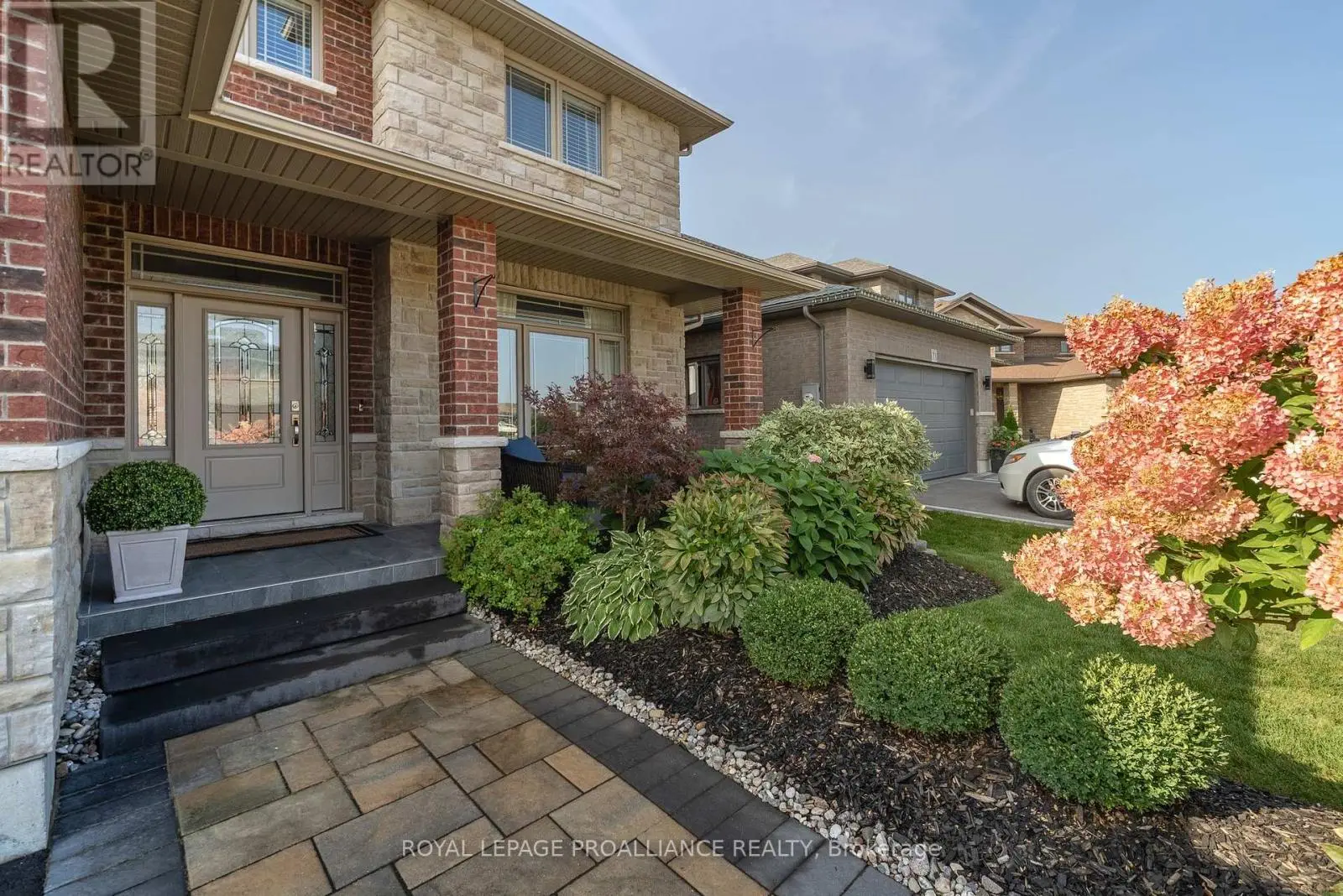 73 Hummingbird Drive, Belleville, Ontario  K8N 0H2 - Photo 2 - X12149224