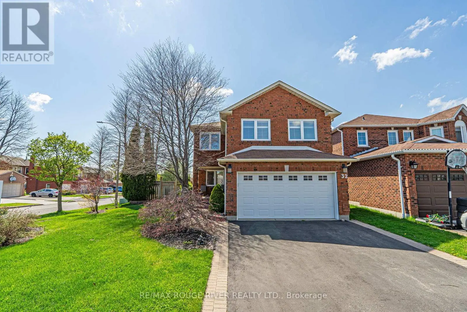 32 Fencerow Drive, Whitby, Ontario  L1R 1Y4 - Photo 3 - E12130890