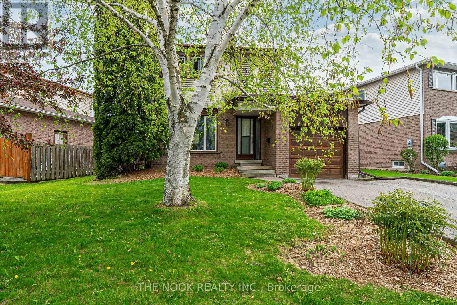 416 Gothic Drive, Oshawa, Ontario  L1G 7S4 - Photo 3 - E12149469