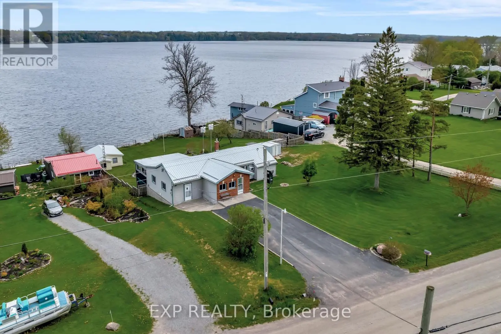 1083 Lakeside Drive, Prince Edward County, Ontario  K0K 1T0 - Photo 2 - X12149524