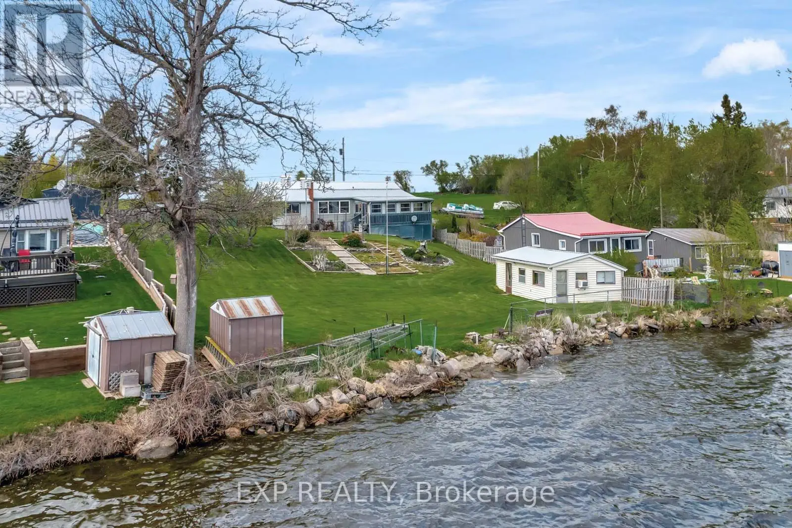 1083 Lakeside Drive, Prince Edward County, Ontario  K0K 1T0 - Photo 3 - X12149524