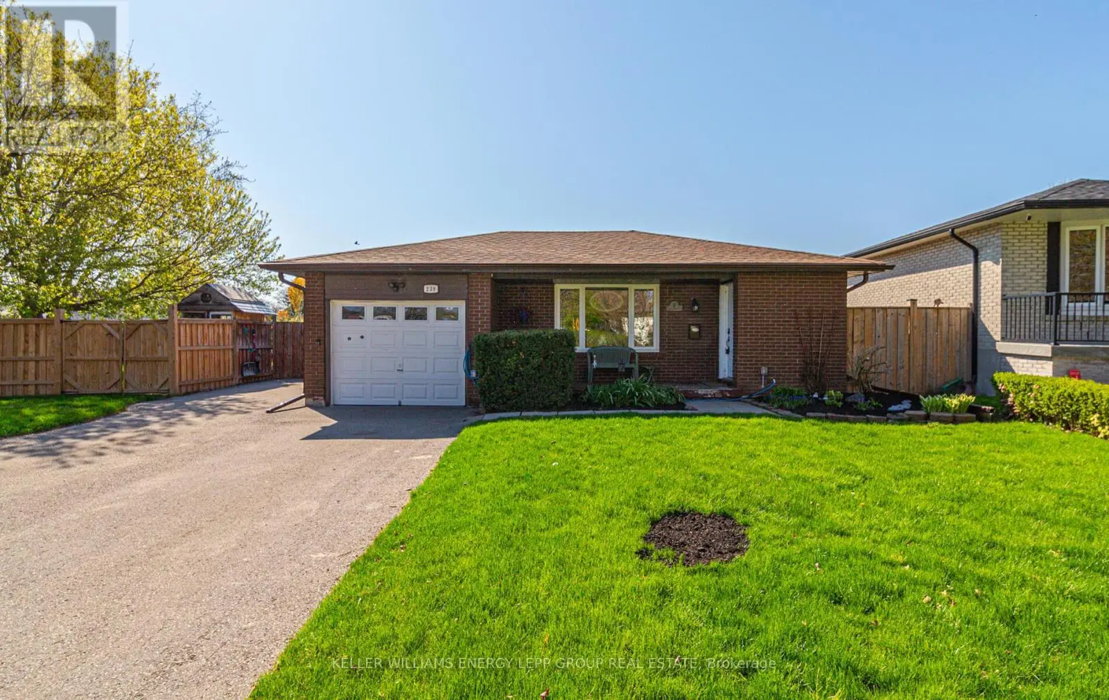 239 Quetico Avenue, Oshawa, Ontario  L1J 1E9 - Photo 1 - E12147404