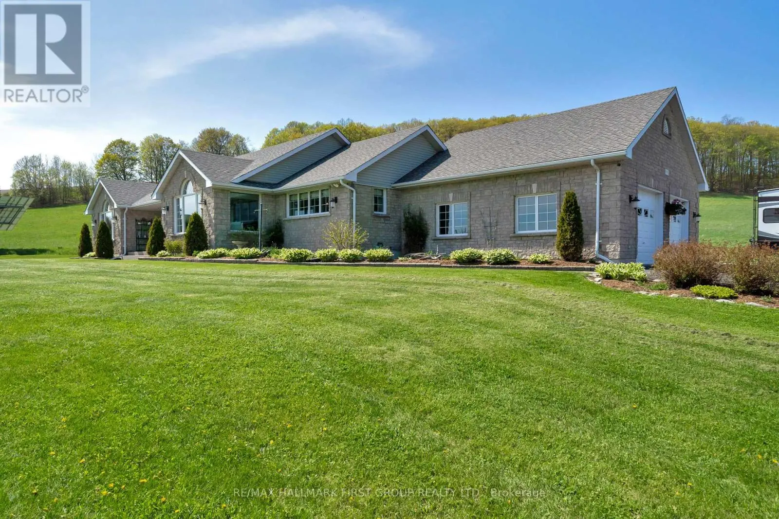 8160 Jibb Road, Hamilton Township, Ontario  K9A 4J7 - Photo 3 - X12149593