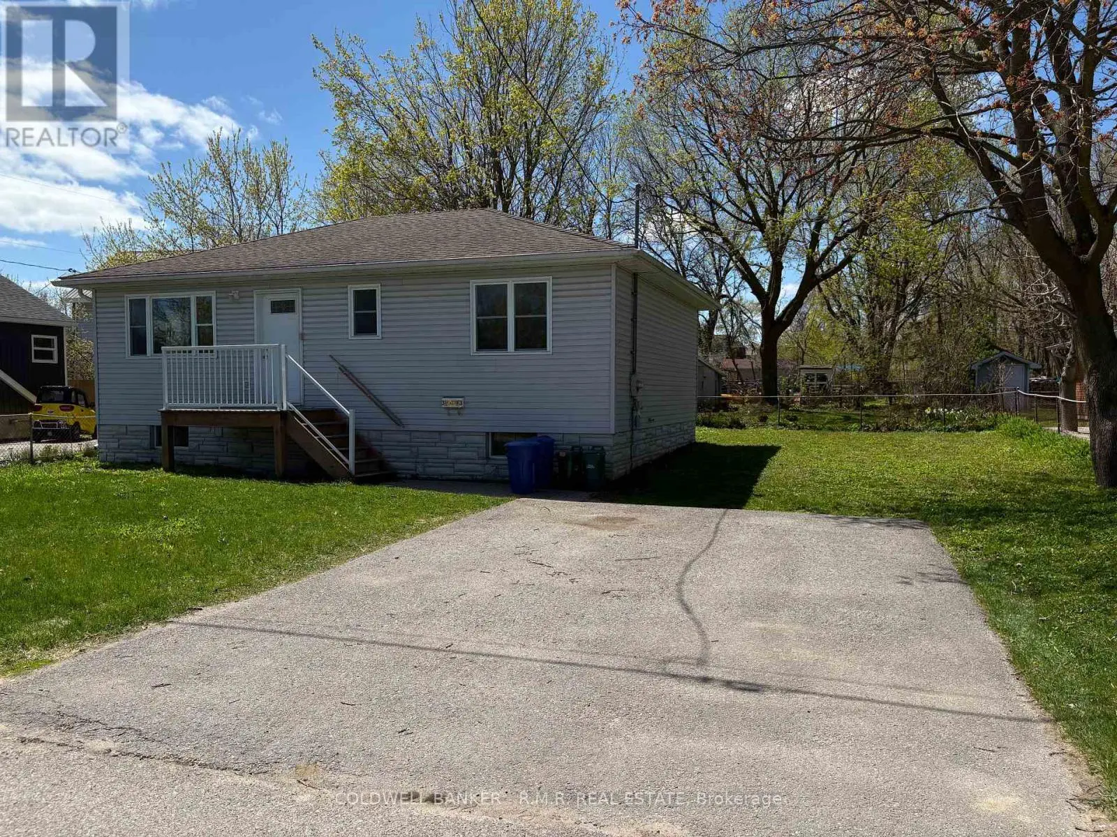 33 Douglas Street, Orillia, Ontario  L3V 5Y4 - Photo 1 - S12149769
