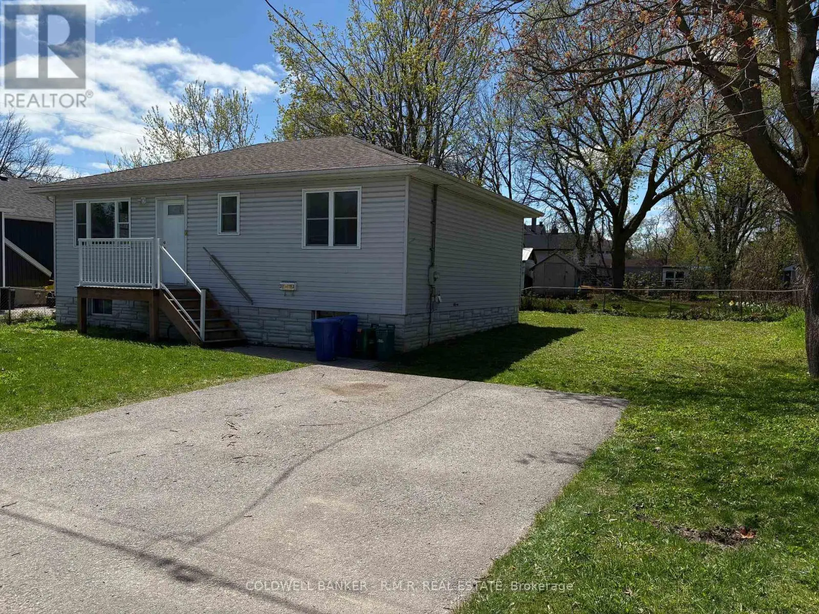 33 Douglas Street, Orillia, Ontario  L3V 5Y4 - Photo 2 - S12149769