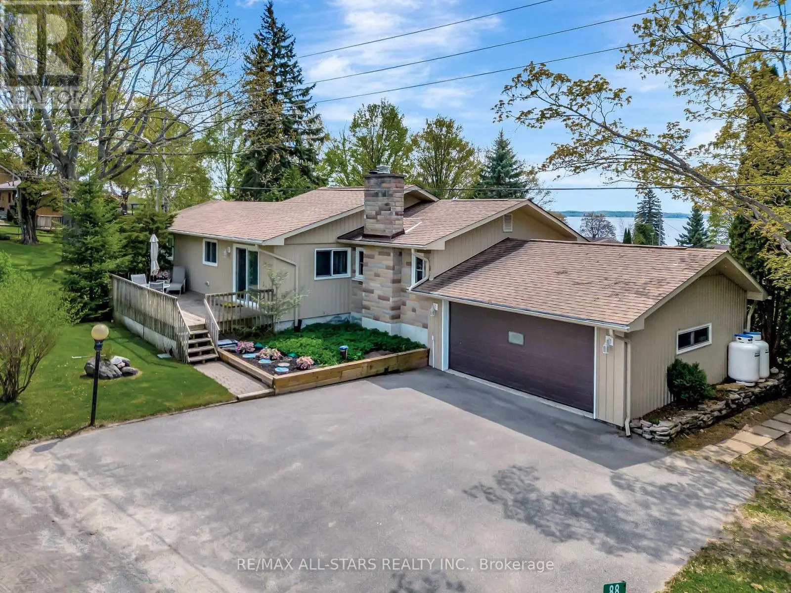 88 Verulam Drive, Kawartha Lakes, Ontario  K0M 1N0 - Photo 1 - X12149817