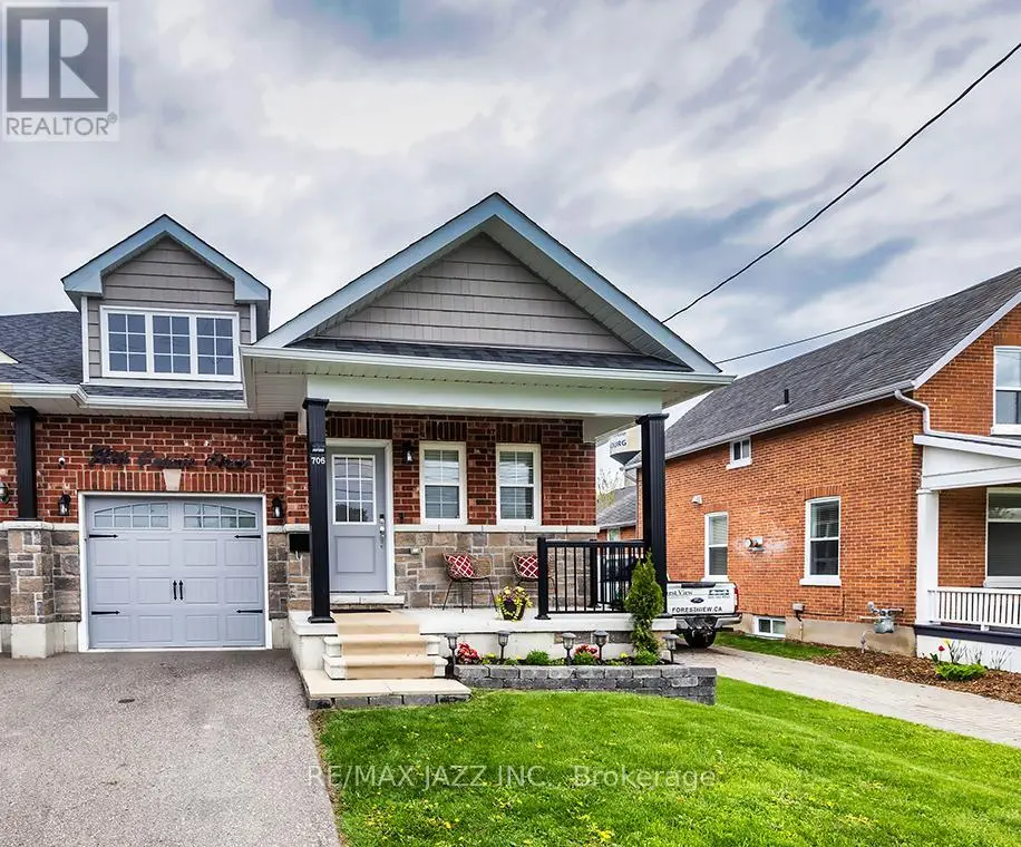 706 Ontario Street, Cobourg, Ontario  K9A 3C5 - Photo 1 - X12150194