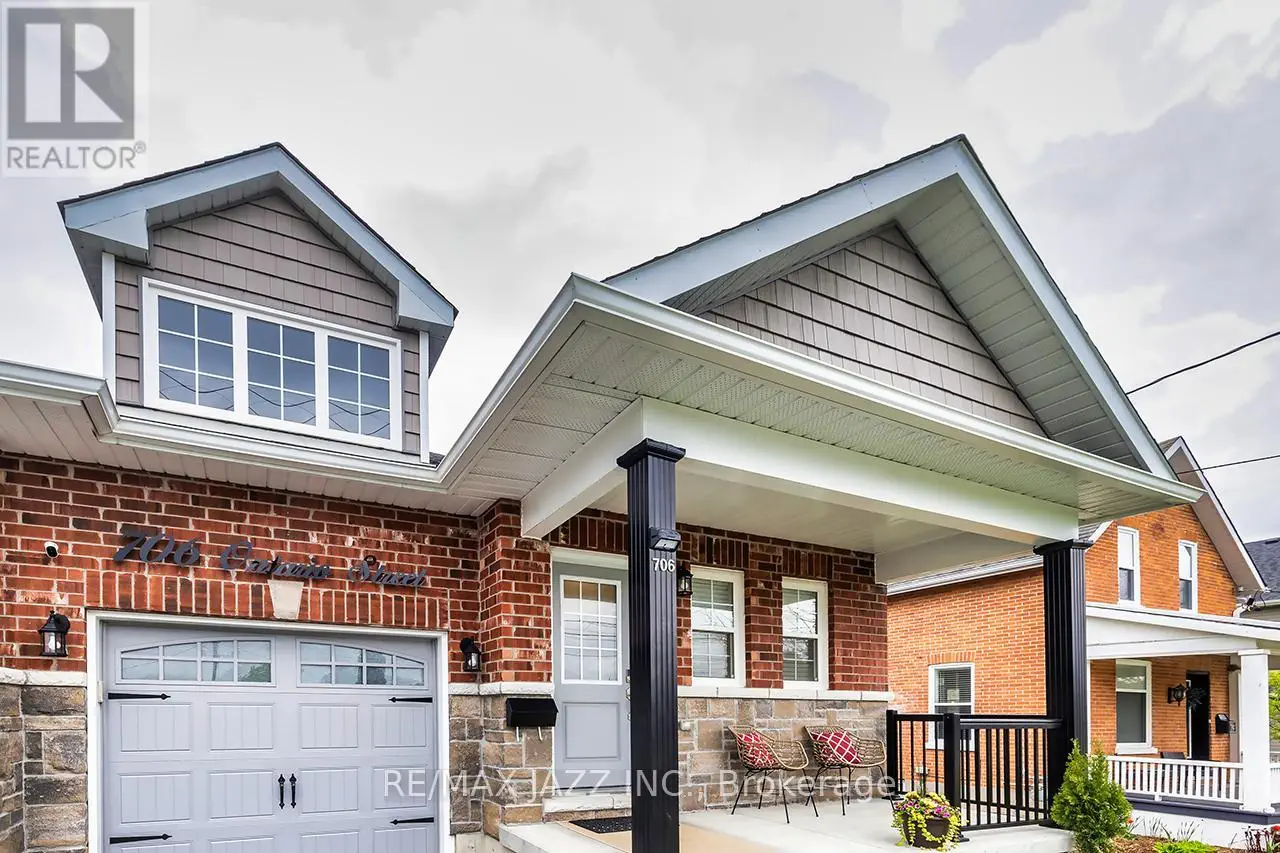 706 Ontario Street, Cobourg, Ontario  K9A 3C5 - Photo 2 - X12150194