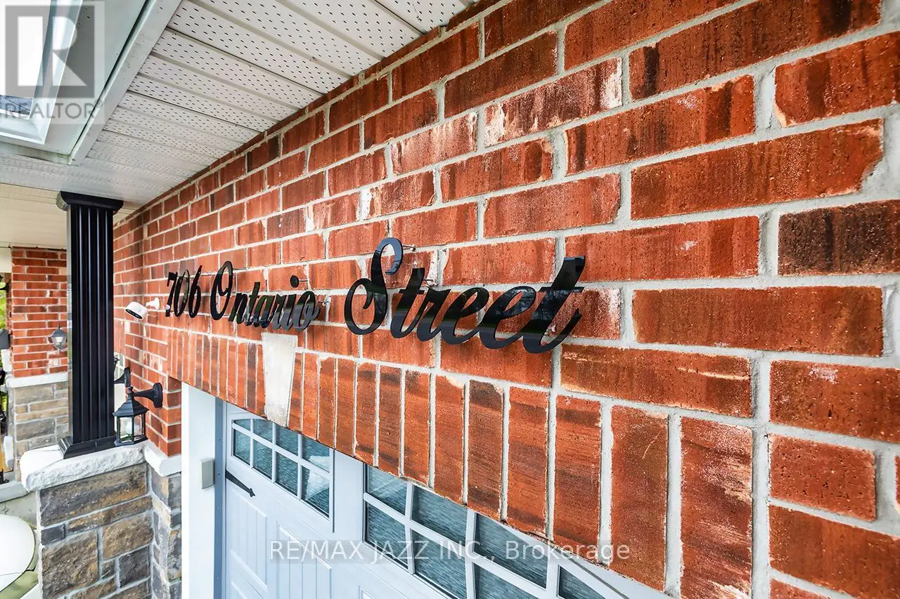 706 Ontario Street, Cobourg, Ontario  K9A 3C5 - Photo 3 - X12150194