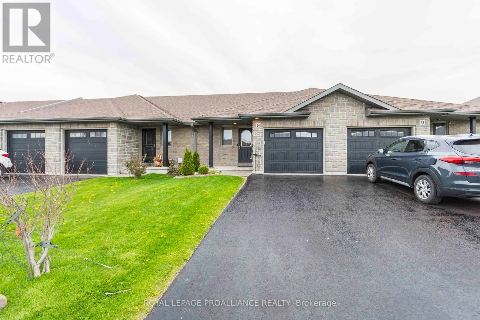 24 Cortland Crescent, Quinte West, Ontario  K8V 0E9 - Photo 2 - X12150220