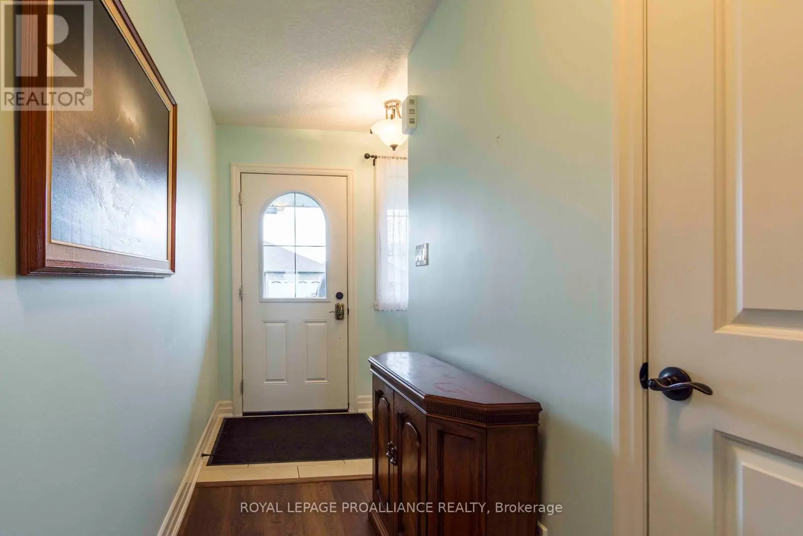 24 Cortland Crescent, Quinte West, Ontario  K8V 0E9 - Photo 3 - X12150220