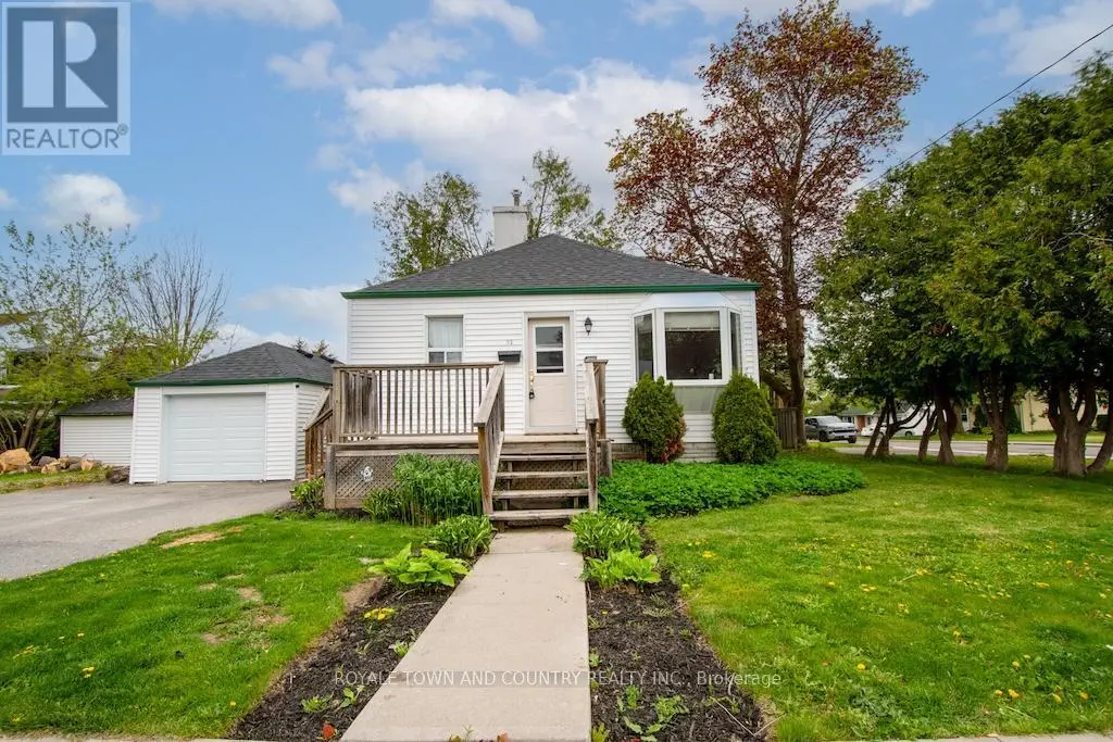 32 Adelaide Street S, Kawartha Lakes, Ontario  K9V 3J7 - Photo 1 - X12150260