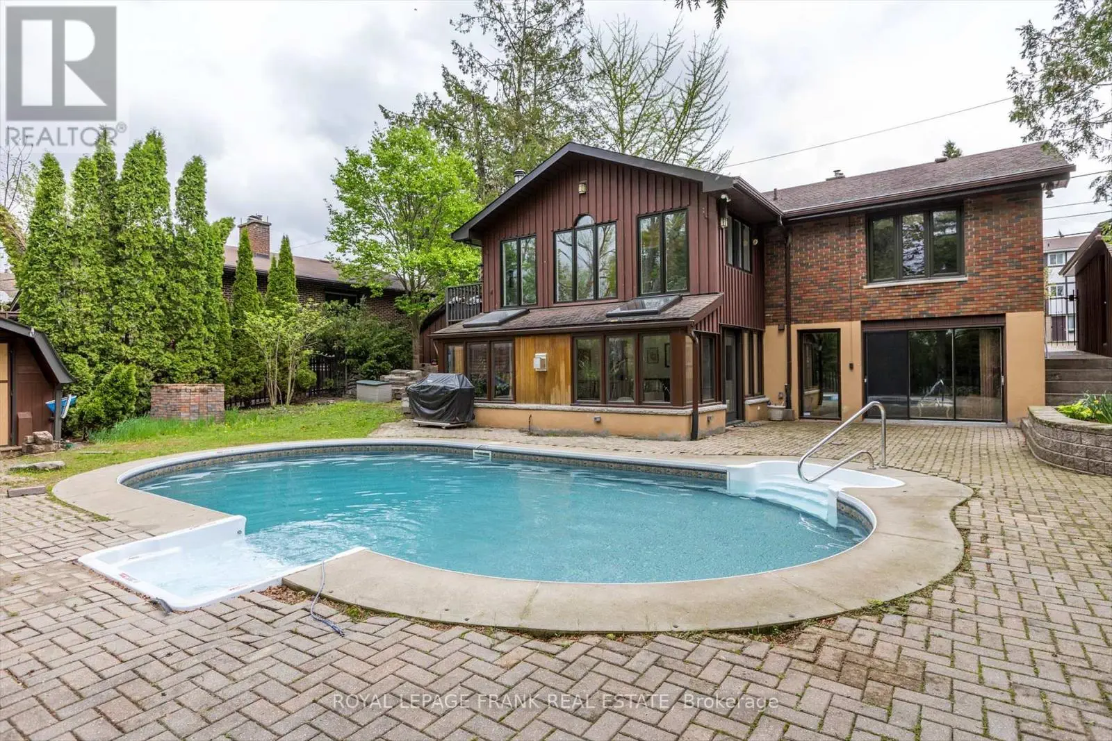 256 Sherin Avenue, Peterborough South, Ontario  K9J 1B6 - Photo 3 - X12150415