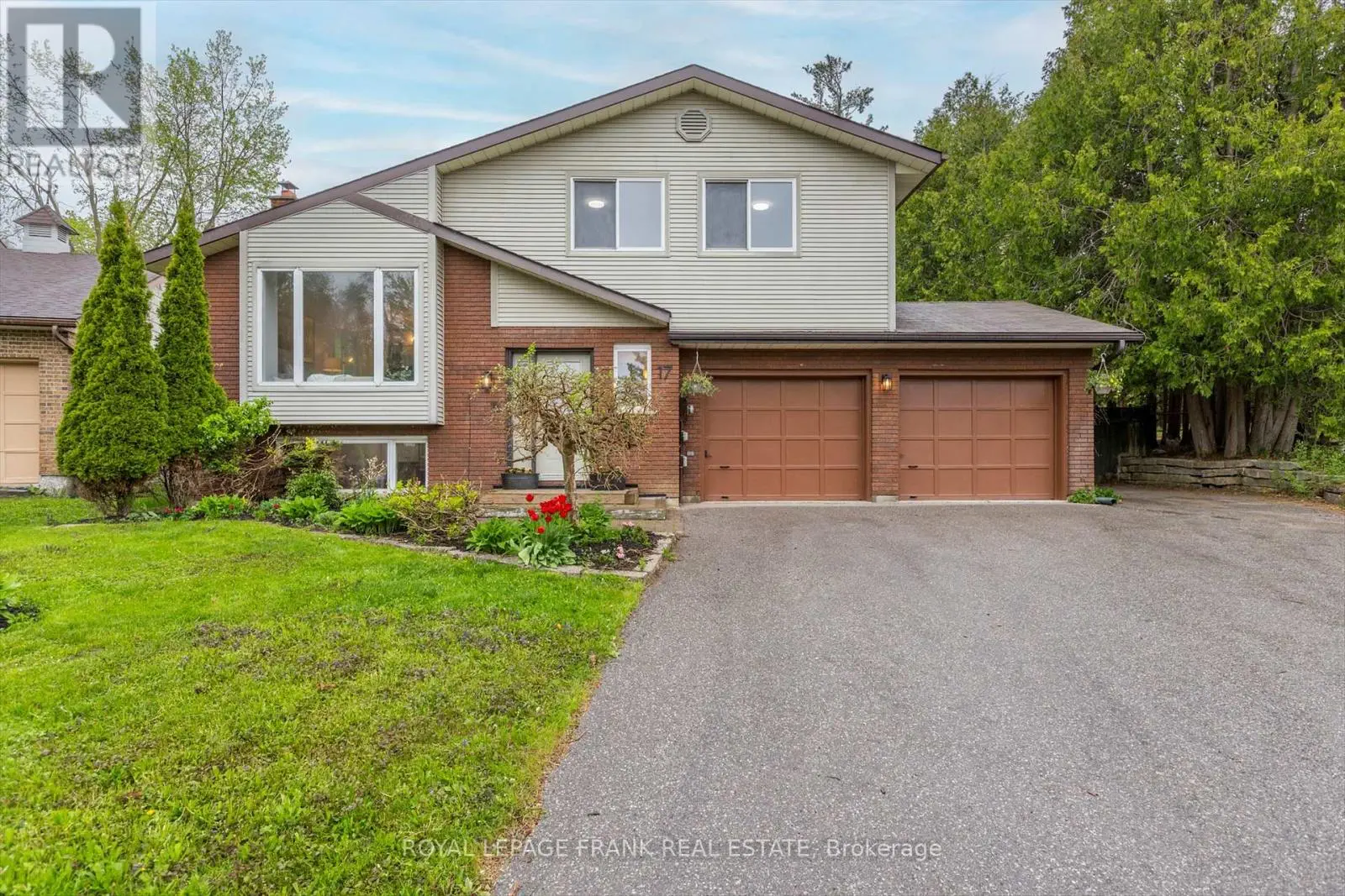 17 Claudette Court, Peterborough West, Ontario  K9J 7Y7 - Photo 1 - X12150455