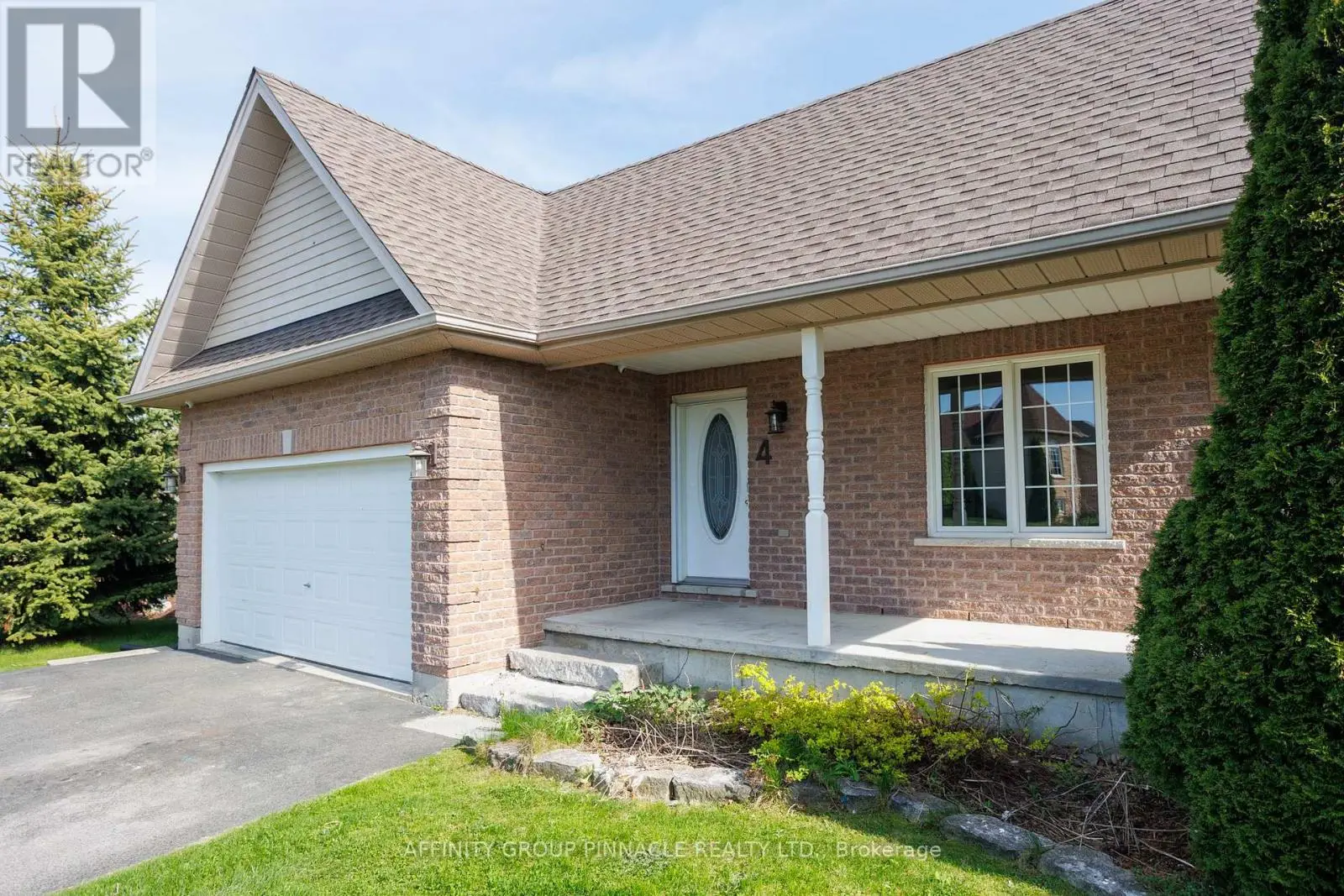 4 Champlain Boulevard, Kawartha Lakes, Ontario  K9V 0H9 - Photo 3 - X12150461