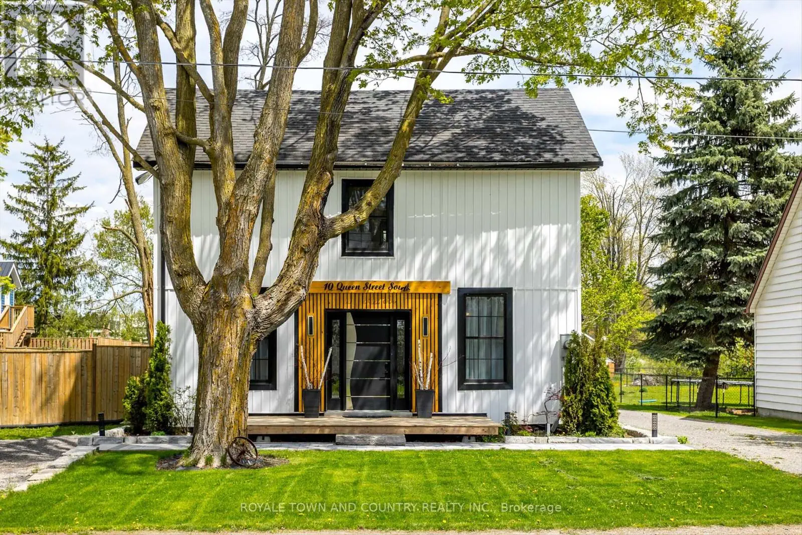 10 Queen Street S, Kawartha Lakes, Ontario  K0L 2W0 - Photo 1 - X12150706