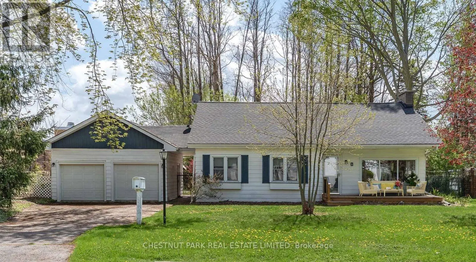1 Downes Avenue, Prince Edward County, Ontario  K0K 2T0 - Photo 1 - X12150862