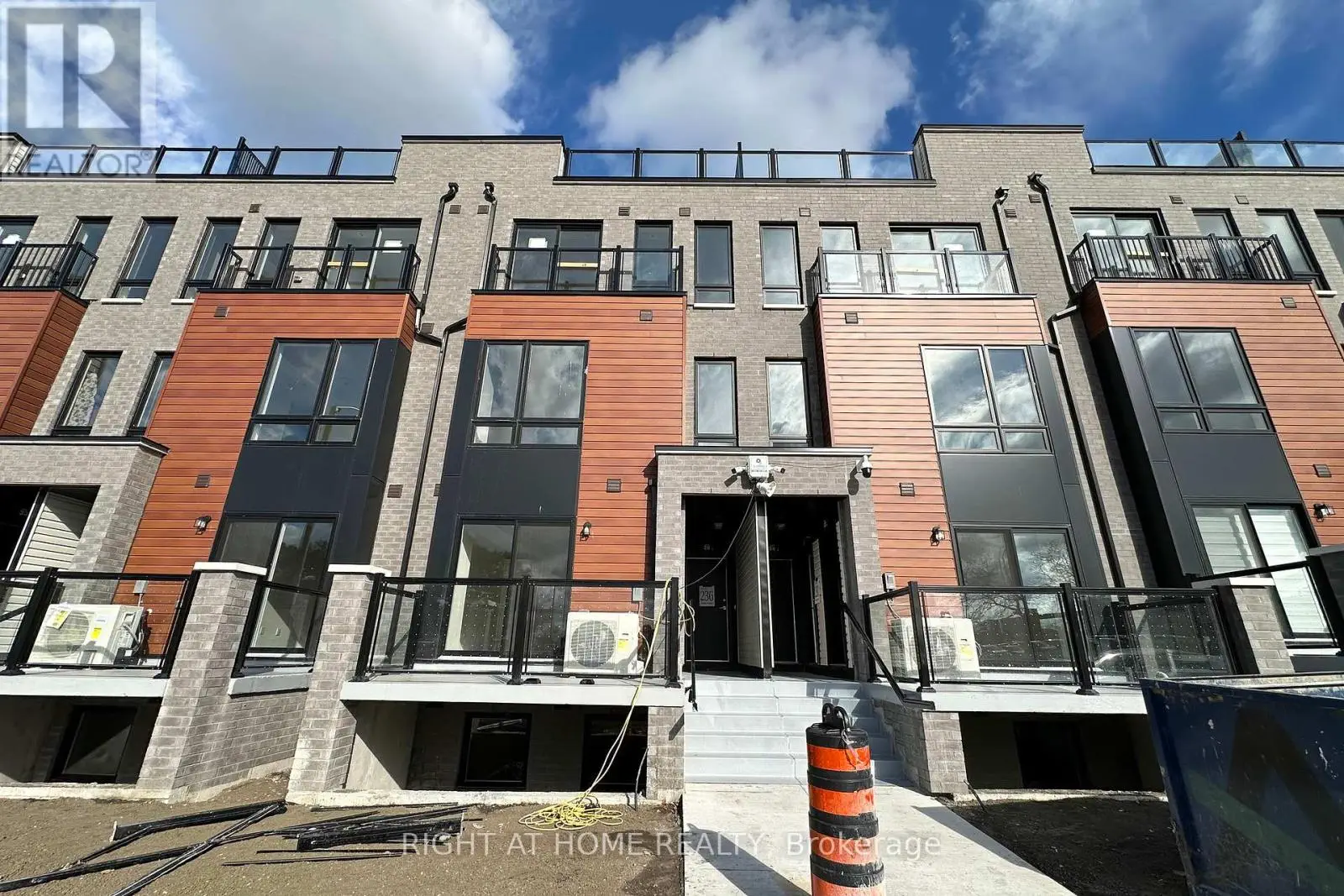 28 - 165 Tapscott Road, Toronto, Ontario  M1B 0E8 - Photo 2 - E12151135