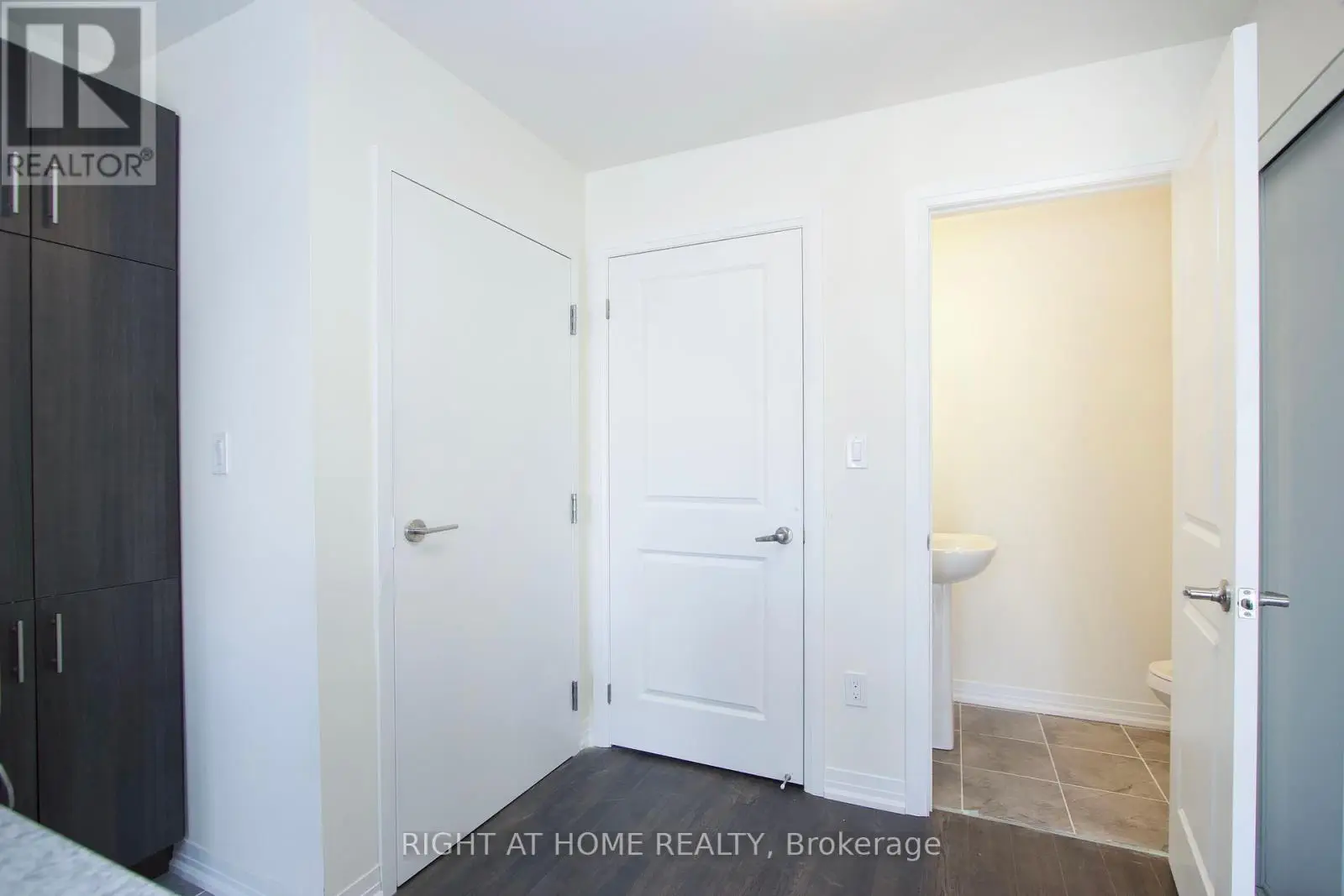 28 - 165 Tapscott Road, Toronto, Ontario  M1B 0E8 - Photo 3 - E12151135