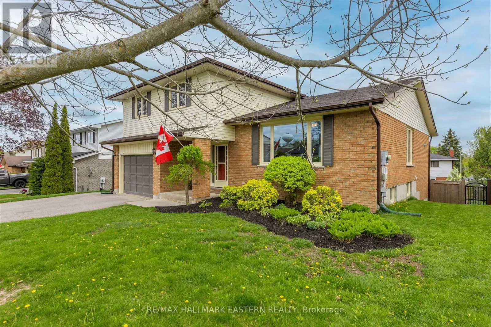 2277 Lynhaven Road, Peterborough West, Ontario  K9K 1V5 - Photo 3 - X12151097