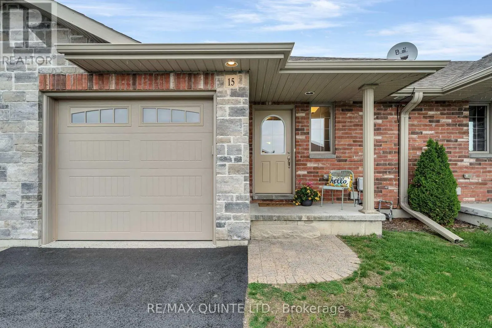 15 Mcintosh Crescent, Quinte West, Ontario  K8V 0E9 - Photo 1 - X12152091