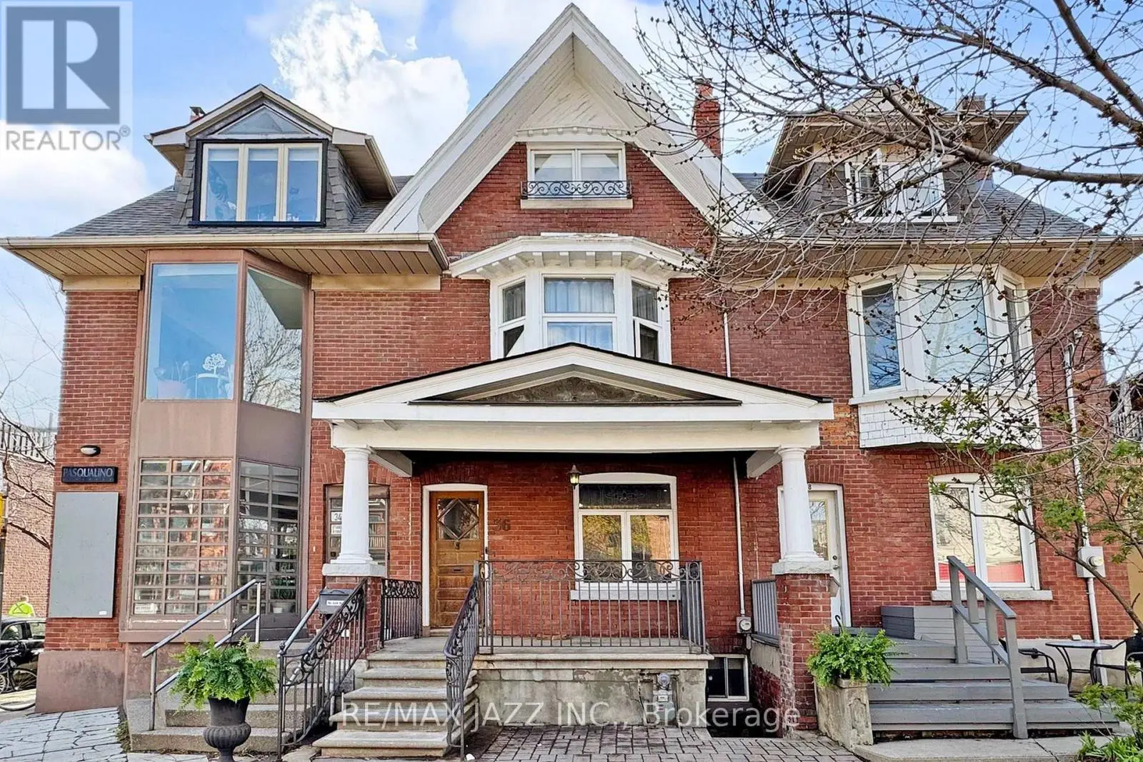 36 Clinton Street, Toronto, Ontario  M6J 2P2 - Photo 1 - C12152327