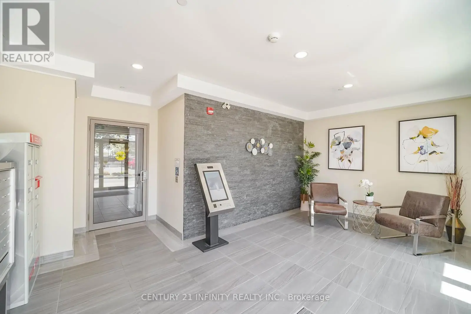 101 - 135 Orr Street, Cobourg, Ontario  K9A 0J6 - Photo 3 - X12152815