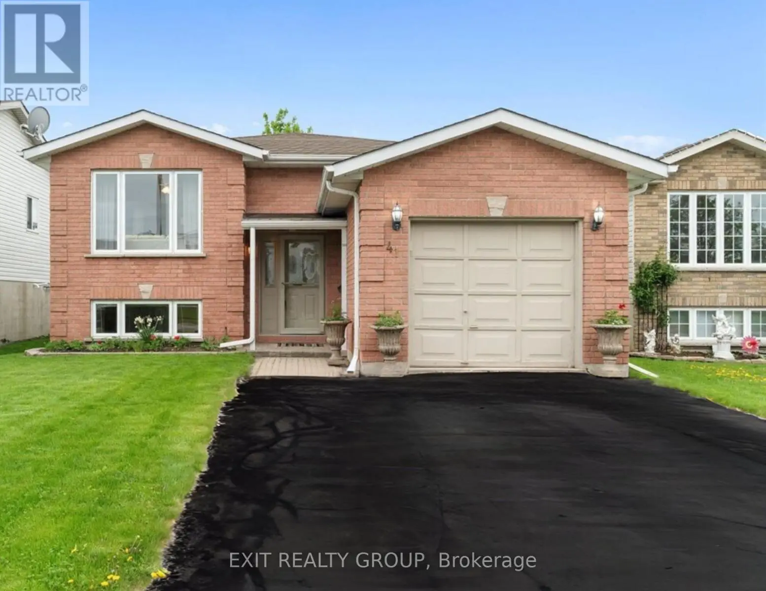 41 Faraday Gardens, Belleville, Ontario  K8P 5J5 - Photo 1 - X12153161
