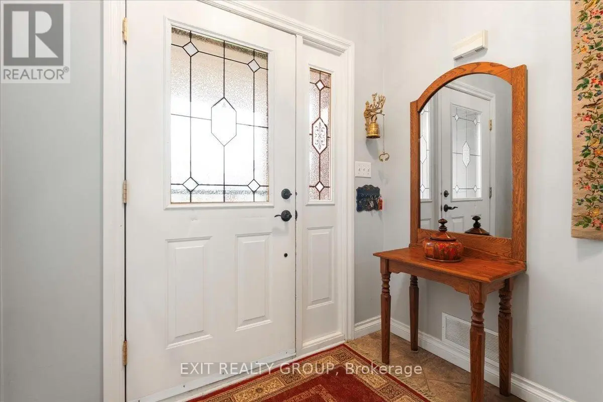 41 Faraday Gardens, Belleville, Ontario  K8P 5J5 - Photo 3 - X12153161